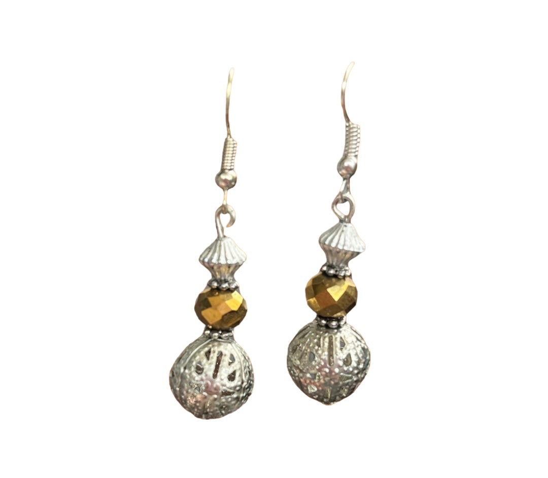 Boucles d'oreilles argentées et dorées