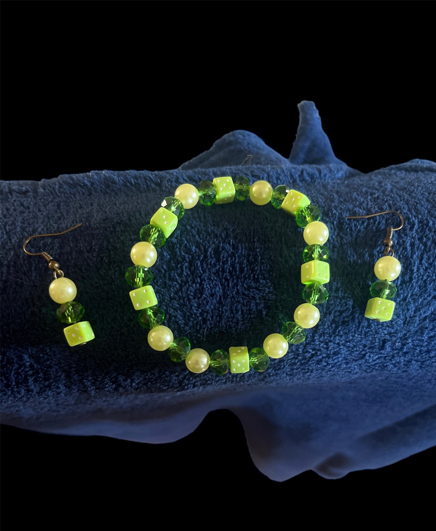Parure bracelet et boucles d'oreilles