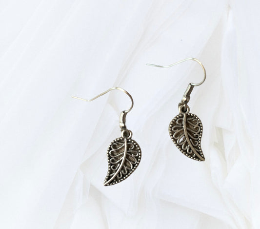 Boucles d’oreilles feuilles en métal