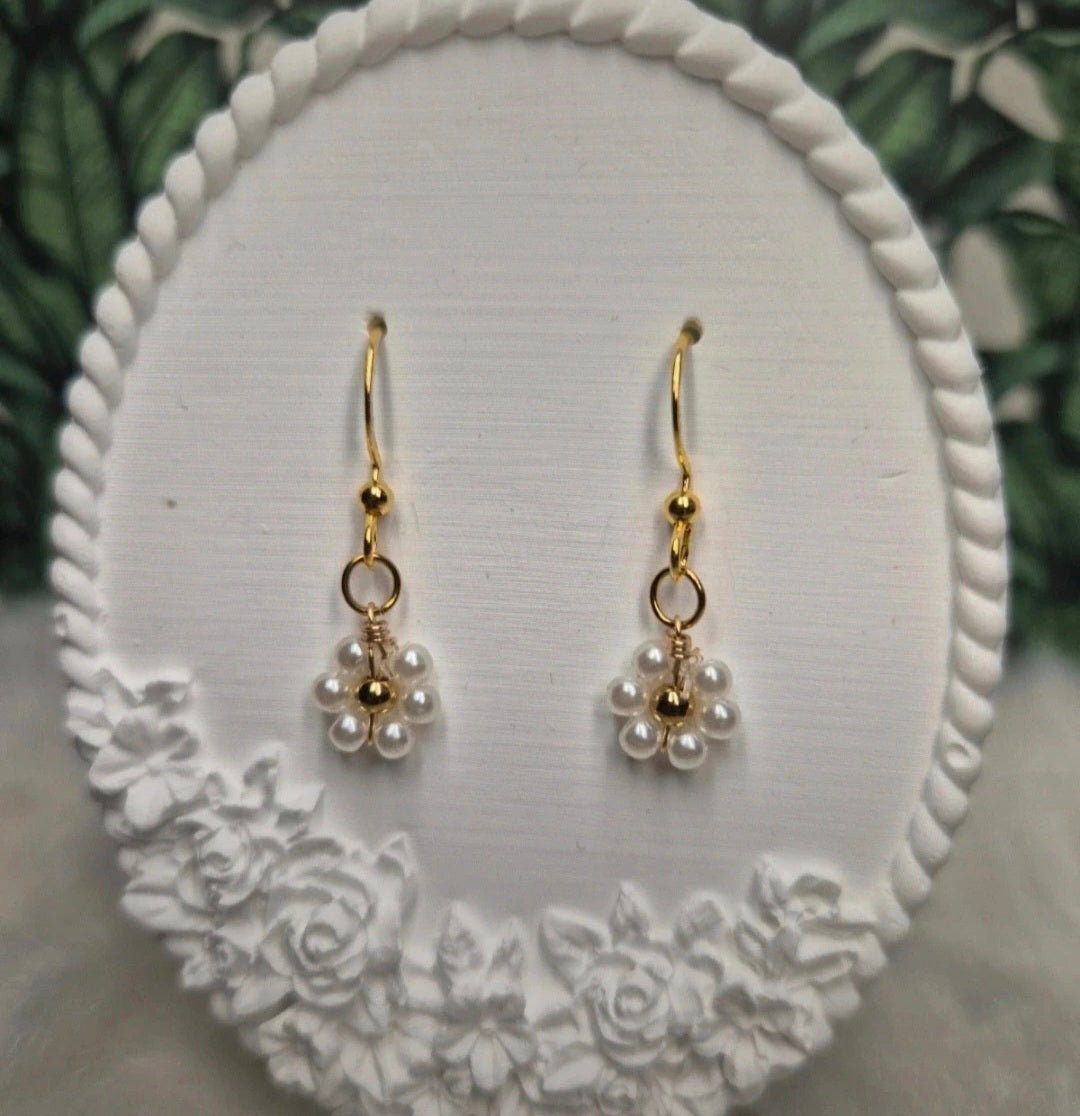Boucles d’oreilles fleurs en perles 🌸✨ #Bijoux #Perles #Fleurs
