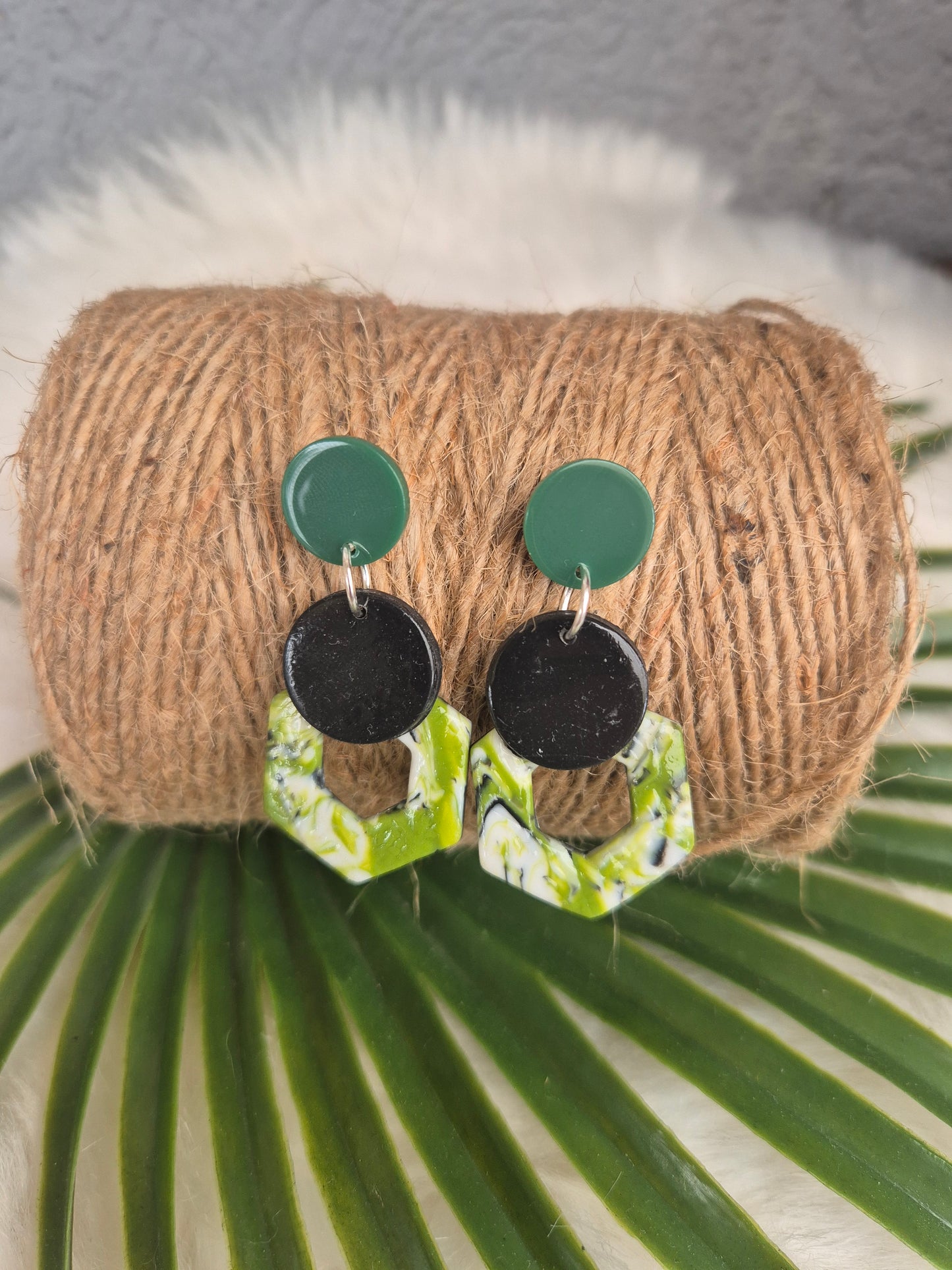 Boucles en pâte polymère vert et noir 💚🖤 #Bijoux #Création #Polymère