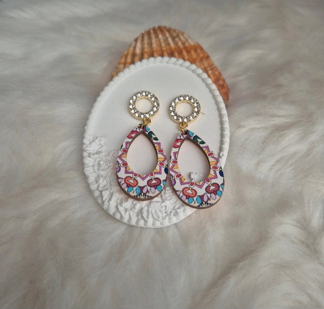Boucles d’oreilles en bois multicolore 🤩 #Bijoux #Bois #Couleurs