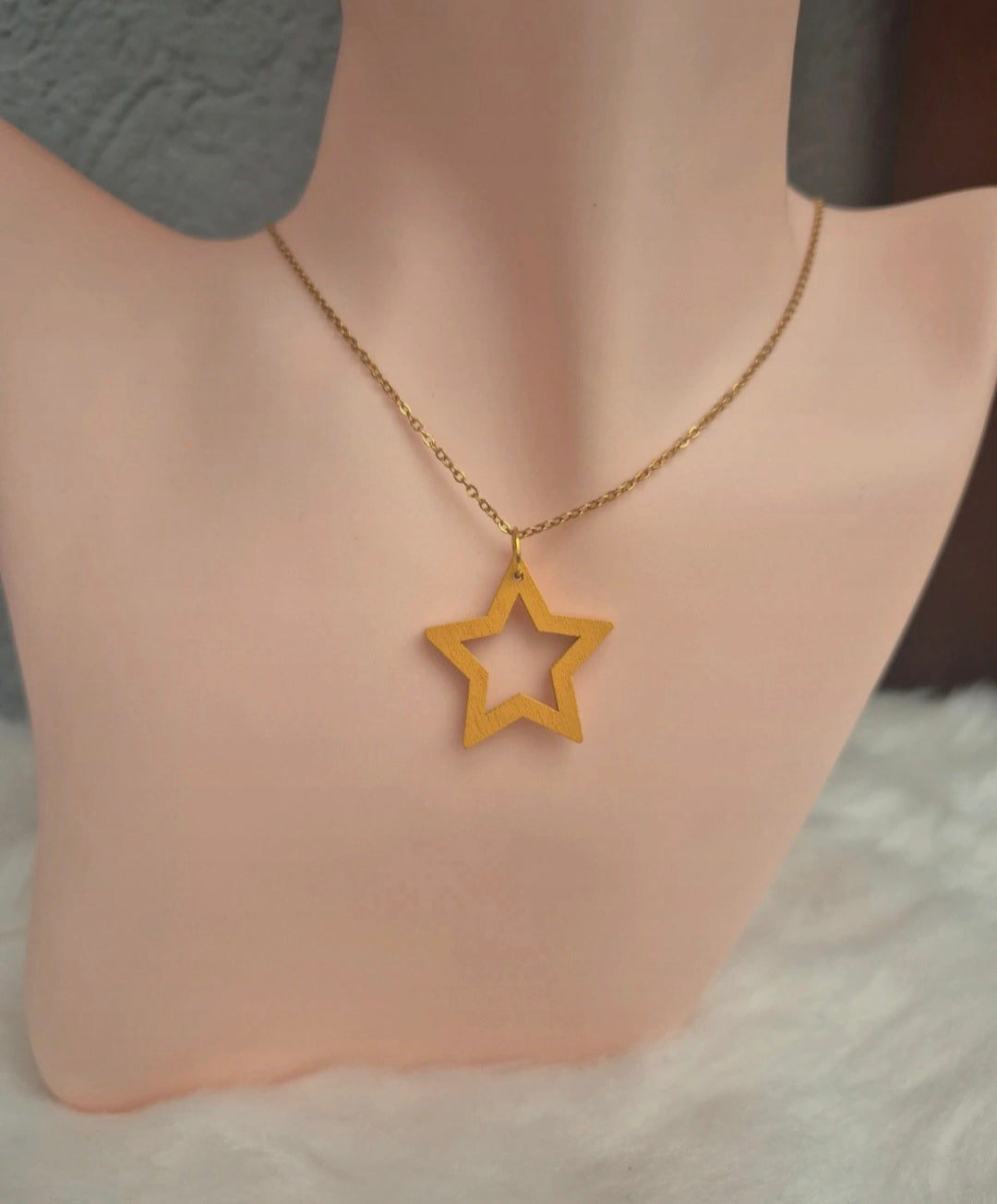 Collier étoile en bois moutarde ✨💛 #Collier #Étoile #Bois #Moutarde
