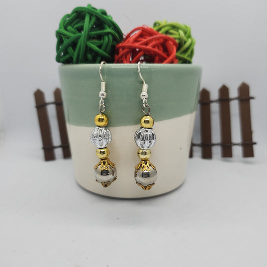 Boucles d'oreilles dorées et argentées