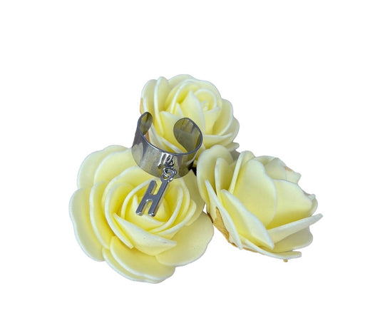 Bague en acier inoxydable lettre au choix