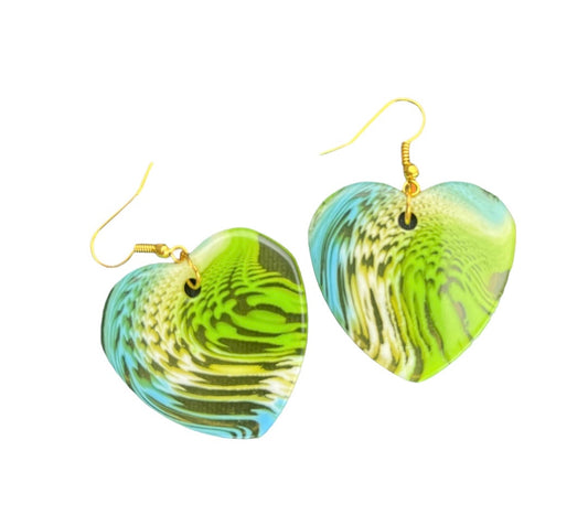Boucles d'oreilles cœurs en résine vert et bleu