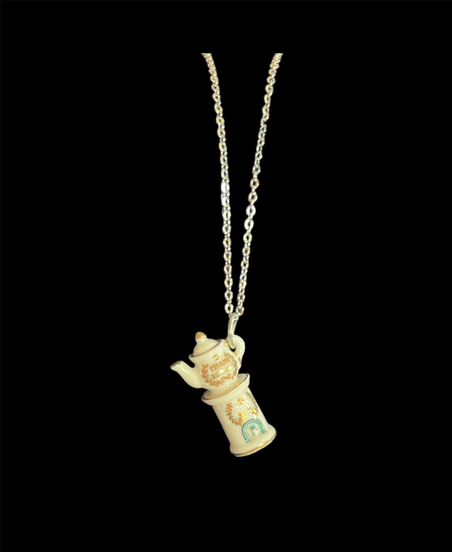 Collier en porcelaine