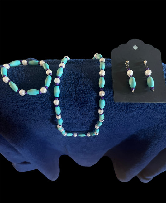 Parure collier, bracelet et boucles d'oreilles
