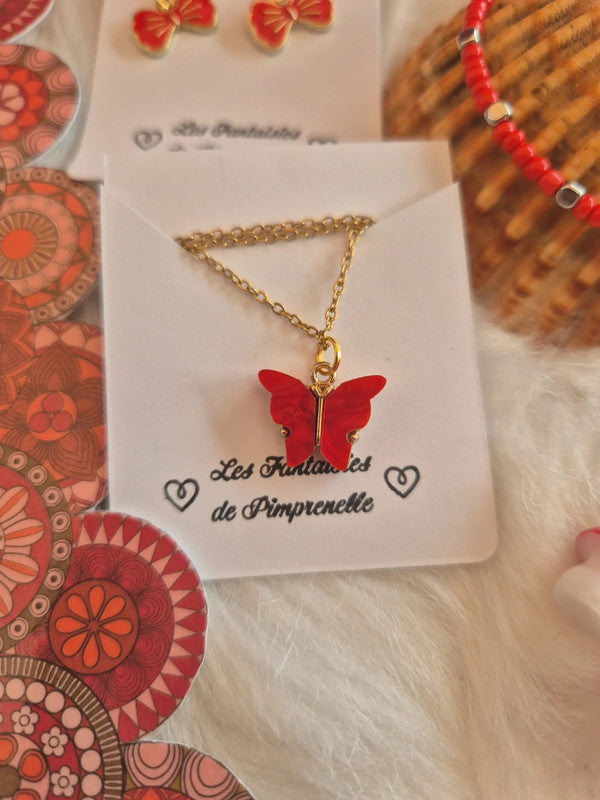 Lot de 5 articles thème rouge : Boucles d'oreilles, collier, bracelet, marque page, porte clé