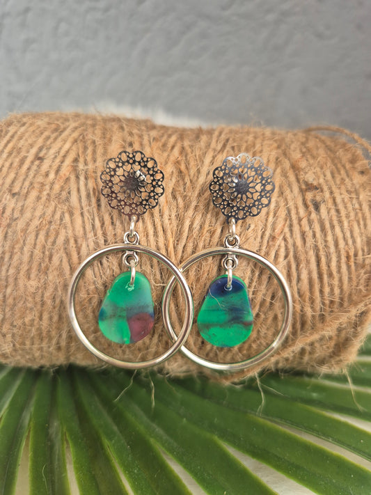 Boucles d’oreilles bouchon plastique et créoles en metal argenté 👂✨ #BouclesOreilles #Bijoux #Mode