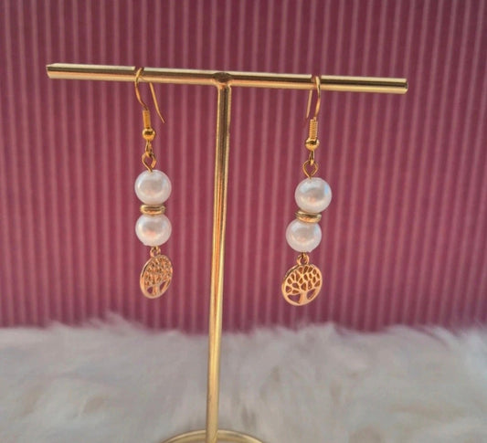 Boucles d’oreilles blanches et arbre de vie doré 🤍✨ #Bijoux #ArbreDeVie #Accessoires