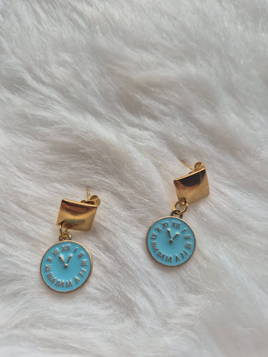 Boucles d’oreilles horloges en métal 🕰️✨ #Bijoux #Horlogerie #Métal